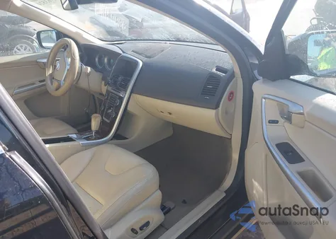 2012 Volvo Xc60 T6 Platinum z USA, uszkodzony, nr VIN YV4902DZ8C2245484